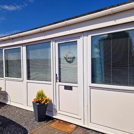 Chalet Ty Lilli Wen Fach Sleeps 6 Kidwelly Buitenkant foto