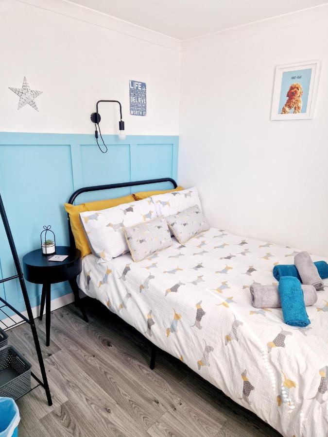 Chalet Ty Lilli Wen Fach Sleeps 6 Kidwelly Buitenkant foto