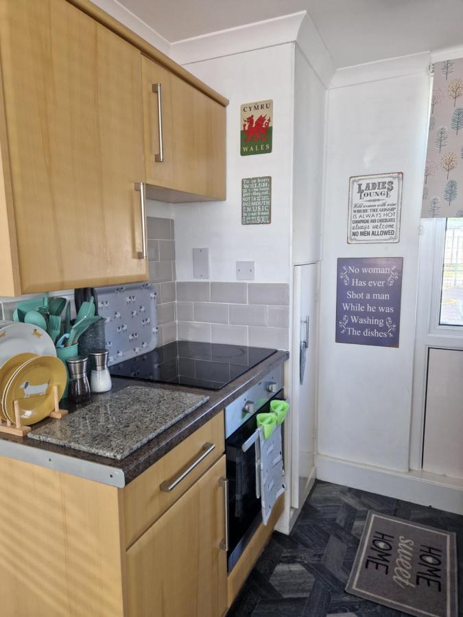 Chalet Ty Lilli Wen Fach Sleeps 6 Kidwelly Buitenkant foto